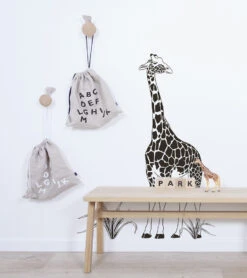 Stickers Black Majik Lilipinso -Lilipinso Déco Soldes Boutique black majik grand sticker la girafe 2