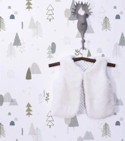 Papier Peint In The Woods Lilipinso (50cm X 10m) 9 Papier Peint In The Woods Lilipinso (50cm X 10m) -Lilipinso Déco Soldes Boutique in the woods papier peint enfant motif foret scandinave 2 1