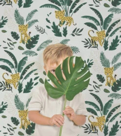 Papier Peint Jungle Night Lilipinso (50cm X 10m) 16 Papier Peint Jungle Night Lilipinso (50cm X 10m) -Lilipinso Déco Soldes Boutique jungle night papier peint enfant motif guepards 1
