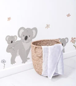 Grand Sticker Lilydale Animaux Lilipinso -Lilipinso Déco Soldes Boutique lilydale grand sticker famille koalas 3 1