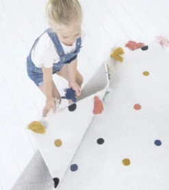 Tapis Minima Lilipinso 120x170cm -Lilipinso Déco Soldes Boutique minima tapis enfant a pois multicolores 1