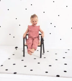 Tapis Minima Lilipinso 120x170cm -Lilipinso Déco Soldes Boutique minima tapis enfant a pois noir 1