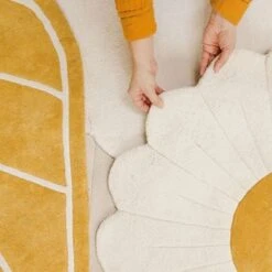 Tapis Feuille D'automne Jaune (150 X 90 Cm) 5 Tapis Feuille D'automne Jaune (150 X 90 Cm) -Lilipinso Déco Soldes Boutique tapis feuille d automne jaune 150 x 90 cm 3
